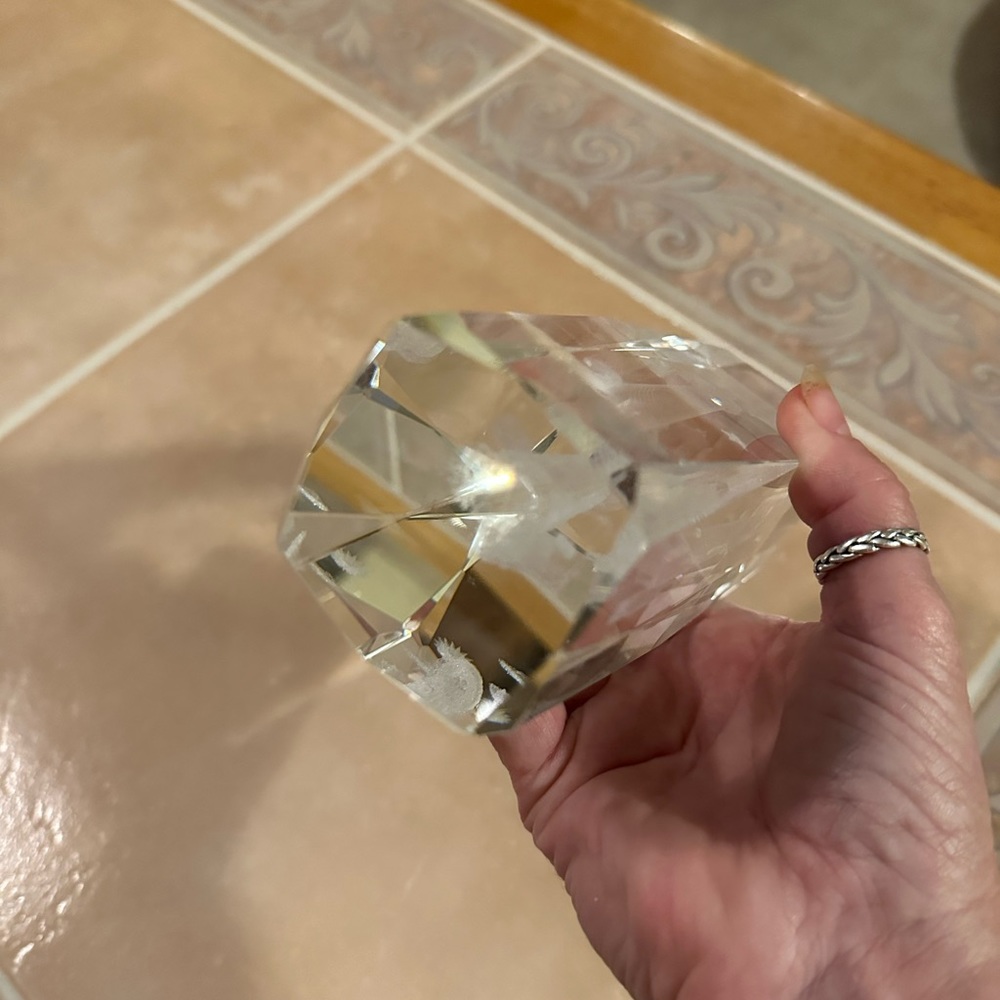 Crystal Paperweight Etched inside W/ Lighthouse and Seagulls - Picture 4 of 6